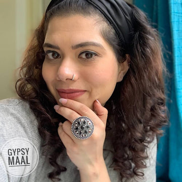 Black Floral Finger Ring